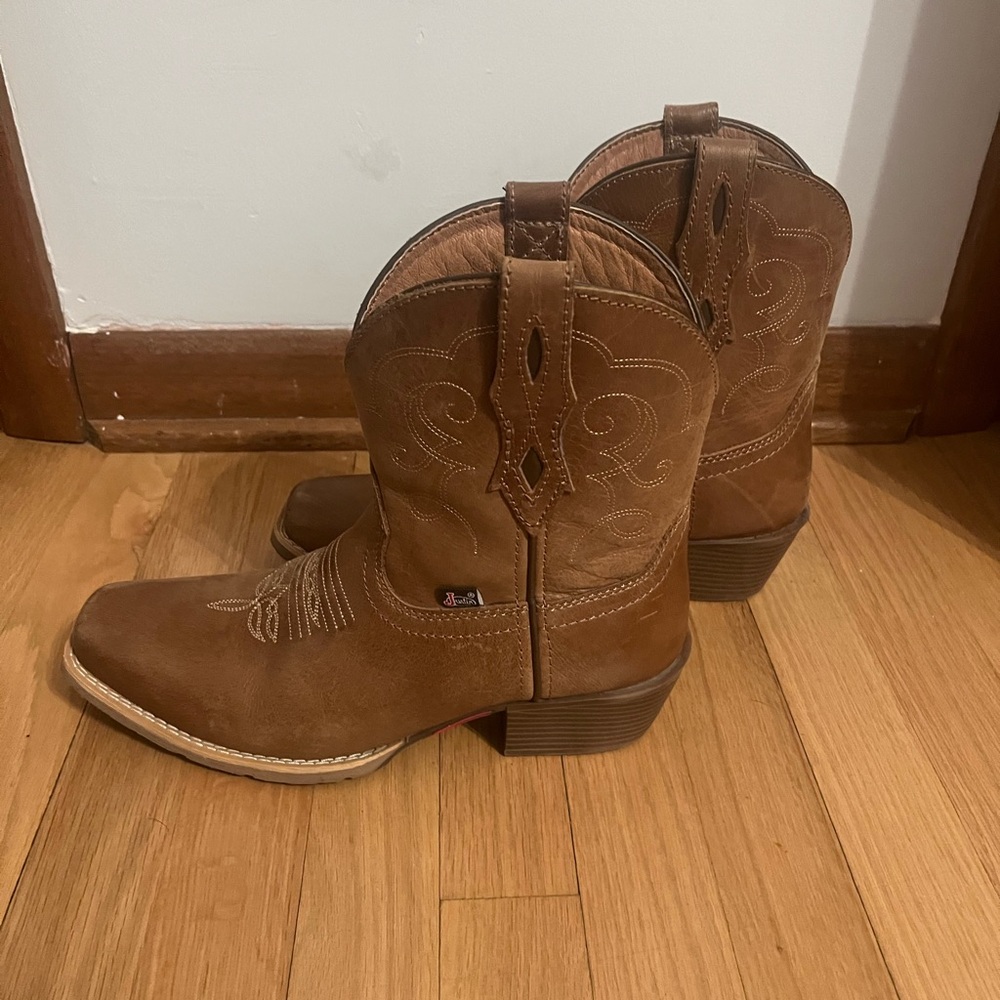 Justin Boots Brown Western Ankle Booties